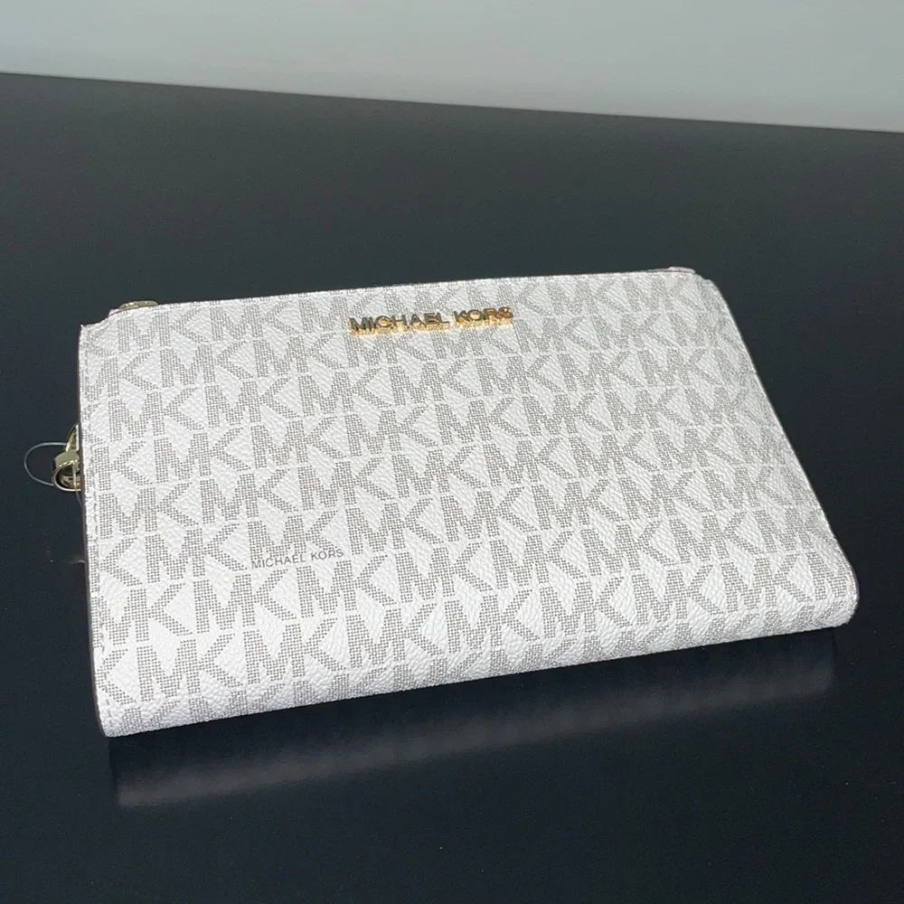 Michael Kors - Picture 5 of 6